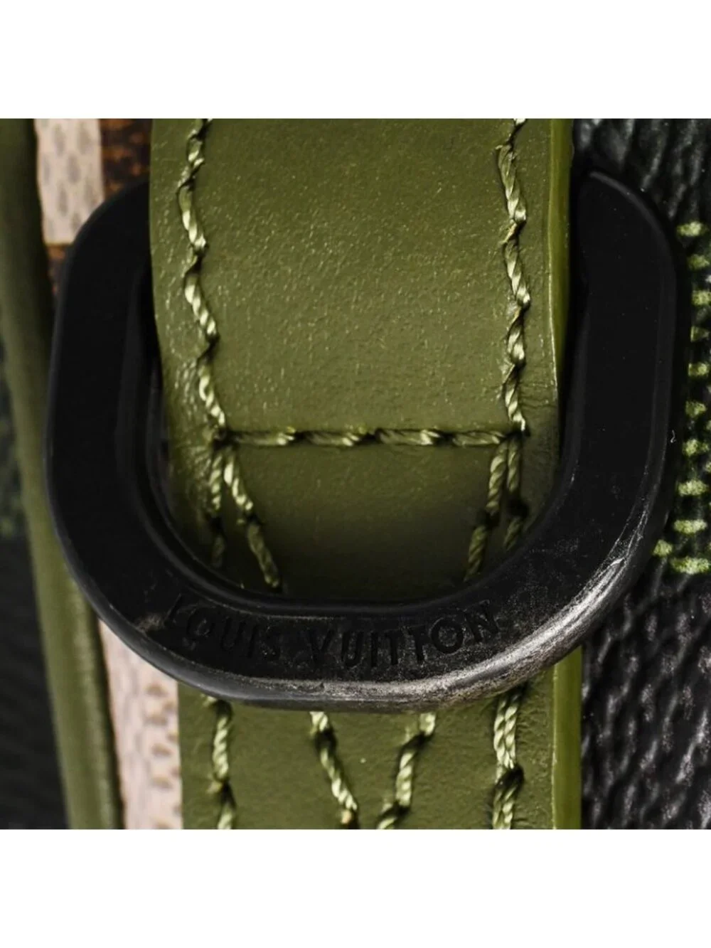 Louis Vuitton Shoulder Bag Quest Messenger - Picture 9 of 9